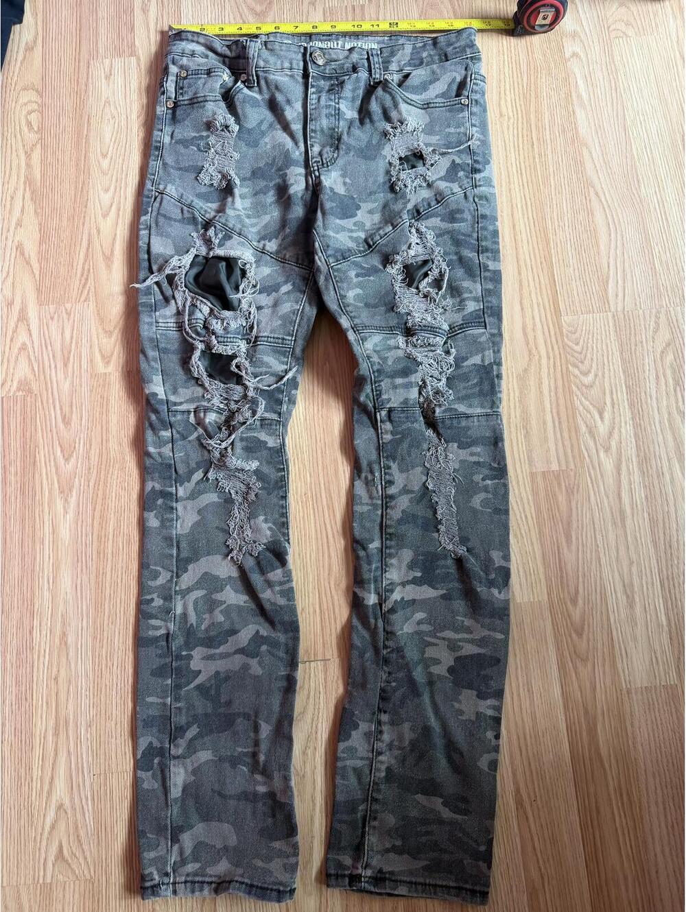 Argonaut Nation Camo Distressed Skinny Jeans 36 x 34